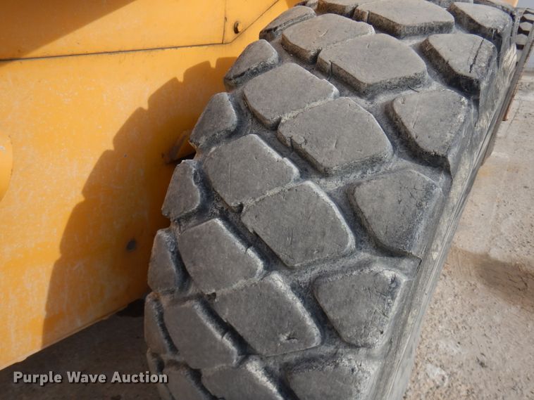 image for item JQ9304 1989 John Deere 644EZ  wheel loader