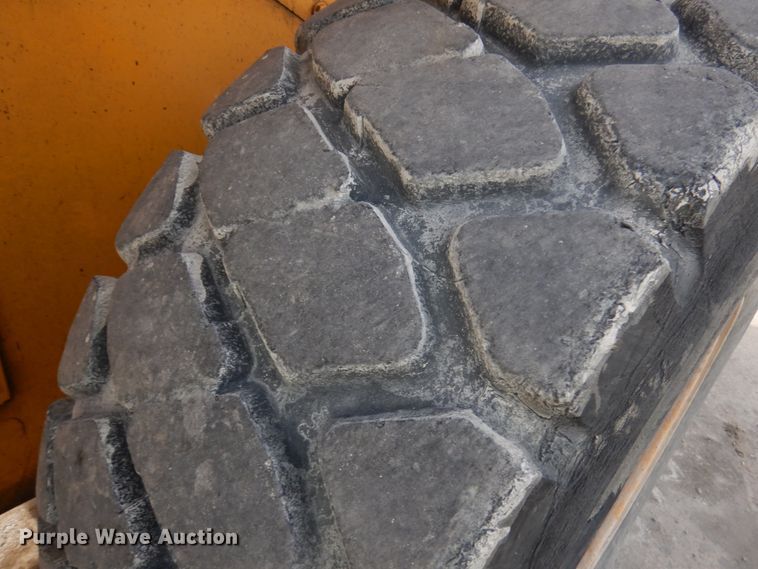 image for item JQ9304 1989 John Deere 644EZ  wheel loader