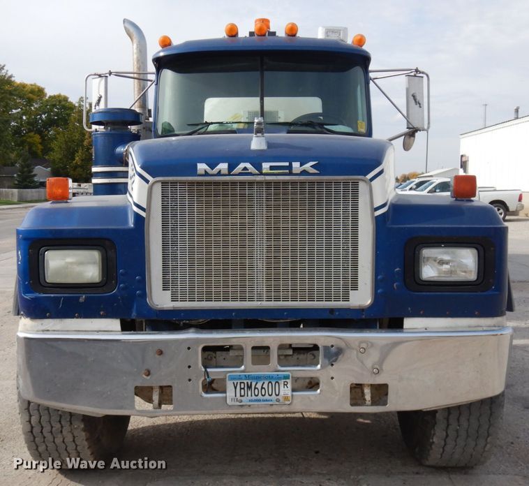 image for item JQ9305 1999 Mack RD688S  ready mix truck