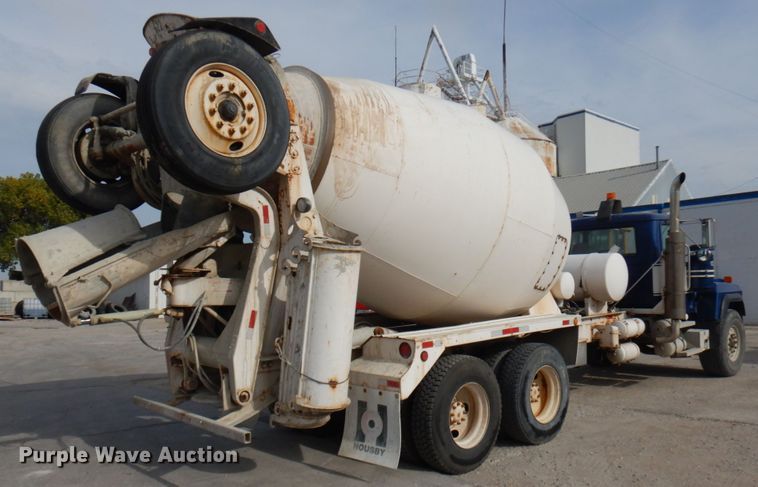 image for item JQ9305 1999 Mack RD688S  ready mix truck