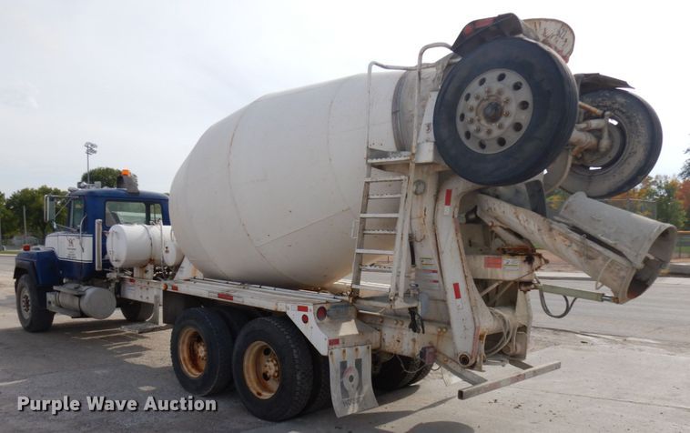 image for item JQ9305 1999 Mack RD688S  ready mix truck