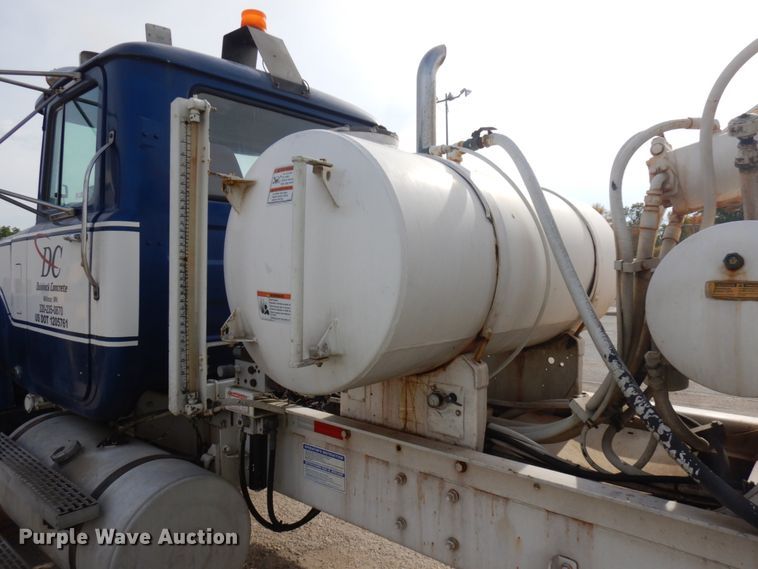 image for item JQ9305 1999 Mack RD688S  ready mix truck