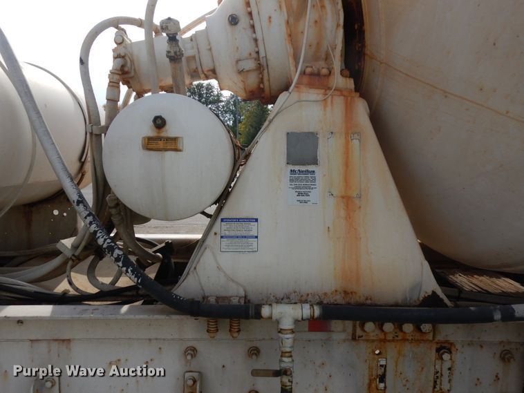 image for item JQ9305 1999 Mack RD688S  ready mix truck