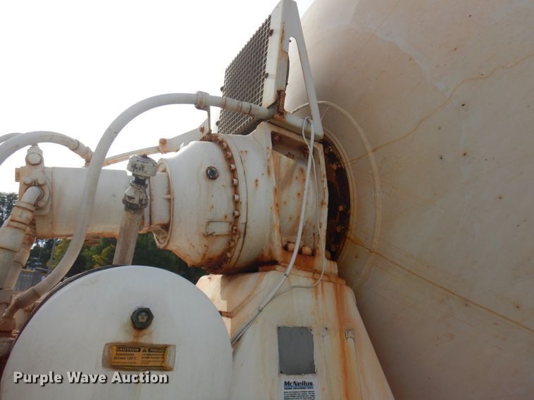 image for item JQ9305 1999 Mack RD688S  ready mix truck