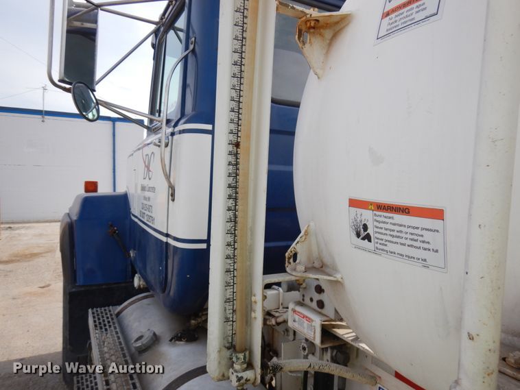 image for item JQ9305 1999 Mack RD688S  ready mix truck