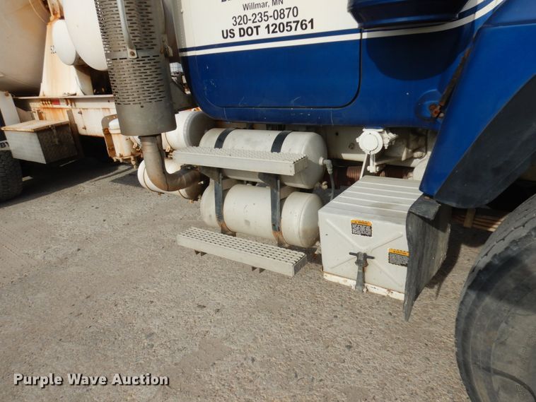 image for item JQ9305 1999 Mack RD688S  ready mix truck