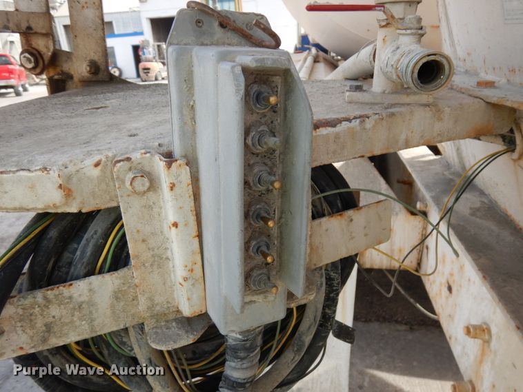 image for item JQ9305 1999 Mack RD688S  ready mix truck