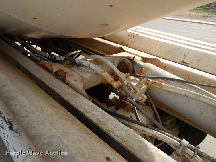 image for item JQ9305 1999 Mack RD688S  ready mix truck