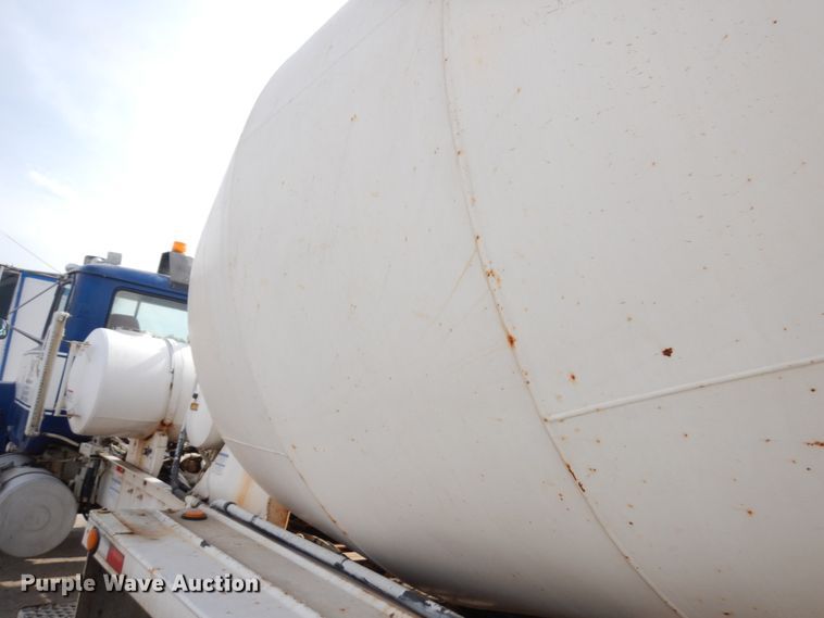 image for item JQ9305 1999 Mack RD688S  ready mix truck