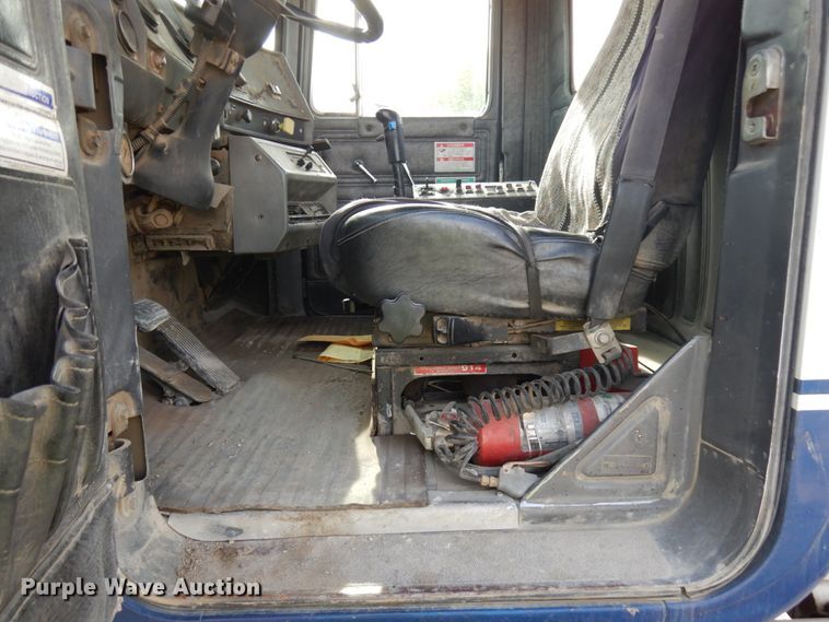 image for item JQ9305 1999 Mack RD688S  ready mix truck