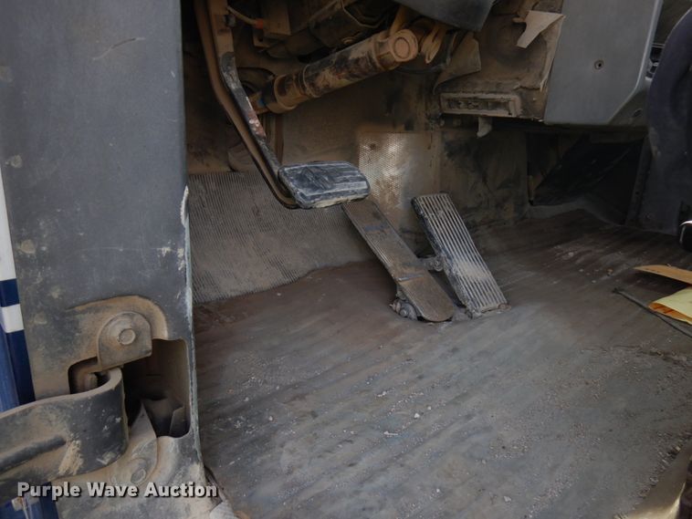 image for item JQ9305 1999 Mack RD688S  ready mix truck