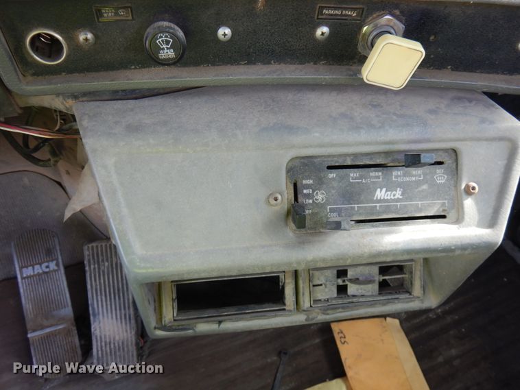 image for item JQ9305 1999 Mack RD688S  ready mix truck