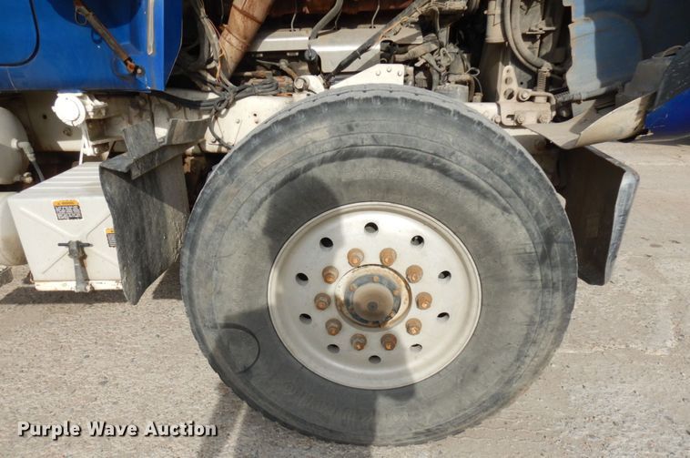 image for item JQ9305 1999 Mack RD688S  ready mix truck