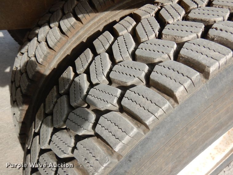 image for item JQ9305 1999 Mack RD688S  ready mix truck