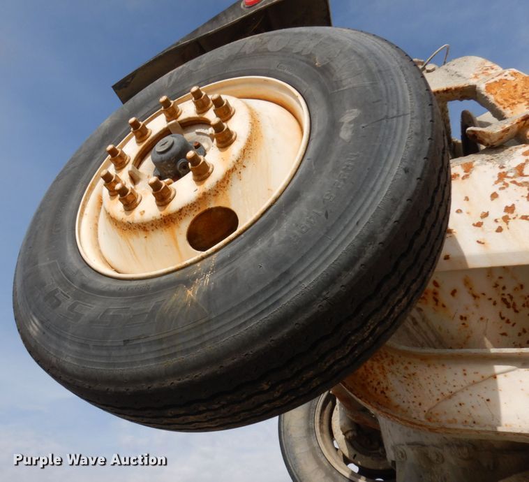 image for item JQ9305 1999 Mack RD688S  ready mix truck