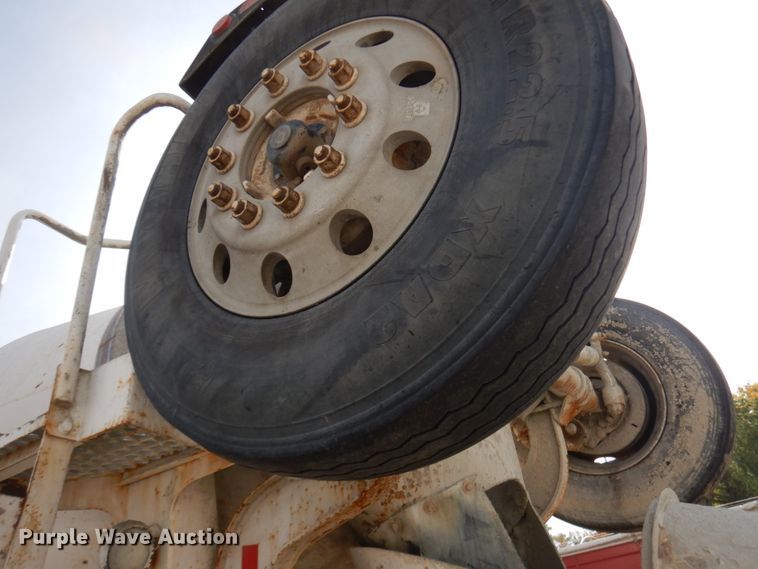 image for item JQ9305 1999 Mack RD688S  ready mix truck