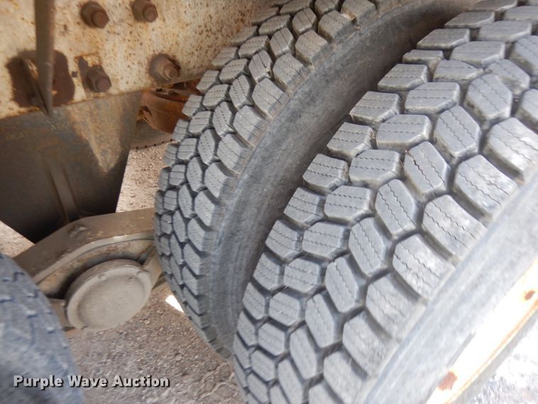 image for item JQ9305 1999 Mack RD688S  ready mix truck