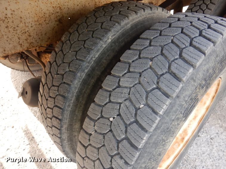 image for item JQ9305 1999 Mack RD688S  ready mix truck