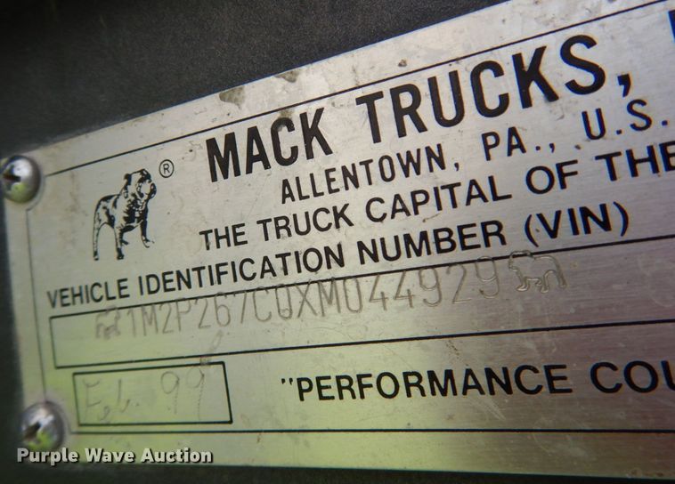 image for item JQ9305 1999 Mack RD688S  ready mix truck