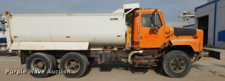 image for item JQ9306 1992 International 2674  dump truck