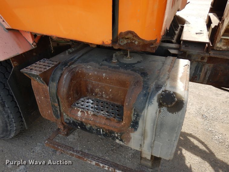 image for item JQ9306 1992 International 2674  dump truck