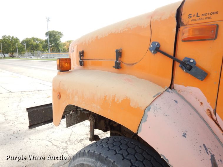 image for item JQ9306 1992 International 2674  dump truck