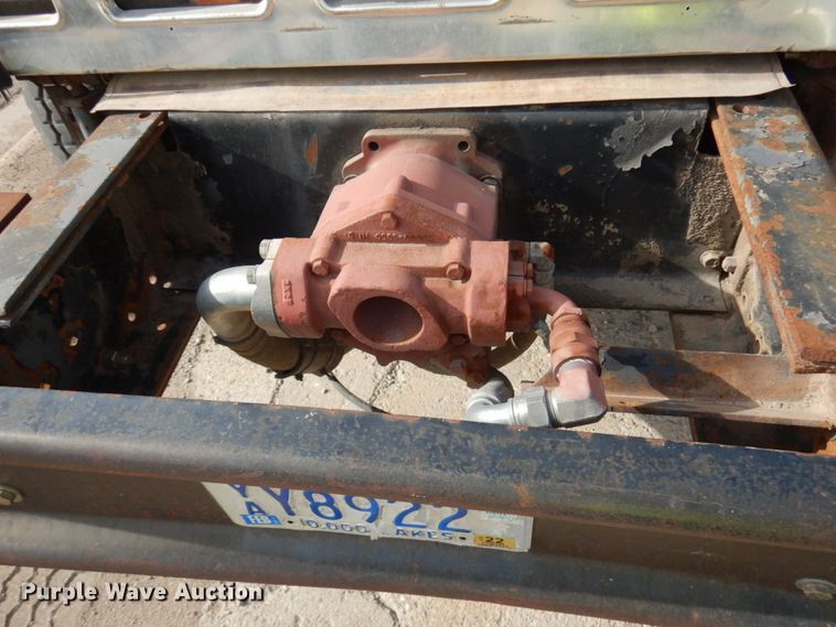 image for item JQ9306 1992 International 2674  dump truck