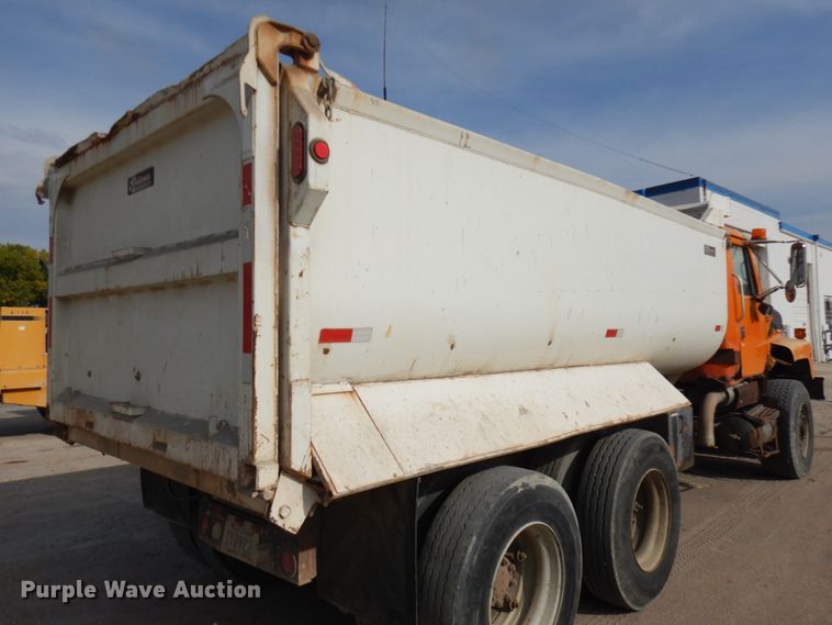 image for item JQ9306 1992 International 2674  dump truck