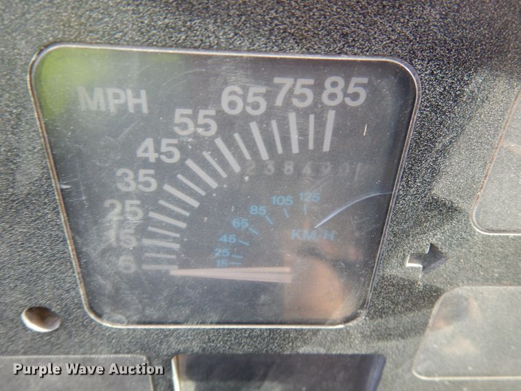 image for item JQ9306 1992 International 2674  dump truck