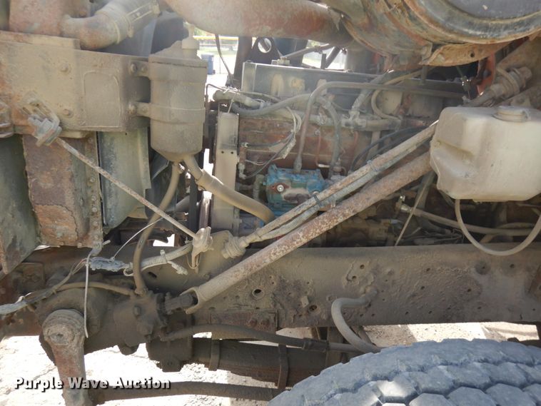 image for item JQ9306 1992 International 2674  dump truck