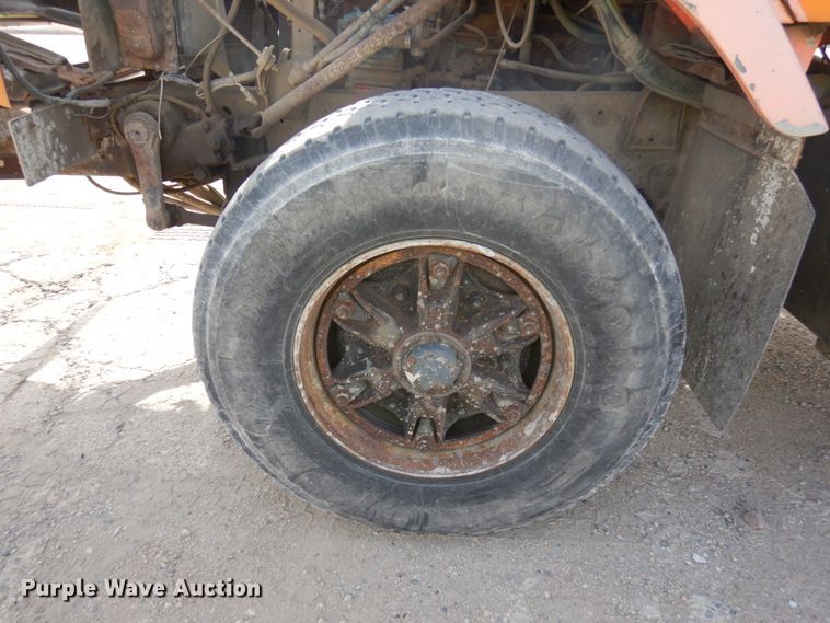 image for item JQ9306 1992 International 2674  dump truck