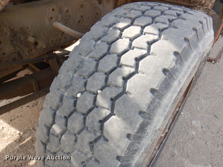 image for item JQ9306 1992 International 2674  dump truck