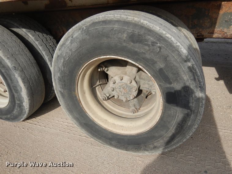 image for item JQ9306 1992 International 2674  dump truck