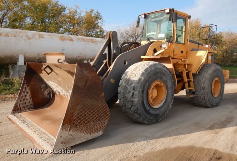 image for item JQ9307 2000 Volvo L220D  wheel loader