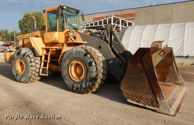 image for item JQ9307 2000 Volvo L220D  wheel loader