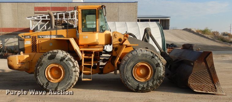 image for item JQ9307 2000 Volvo L220D  wheel loader