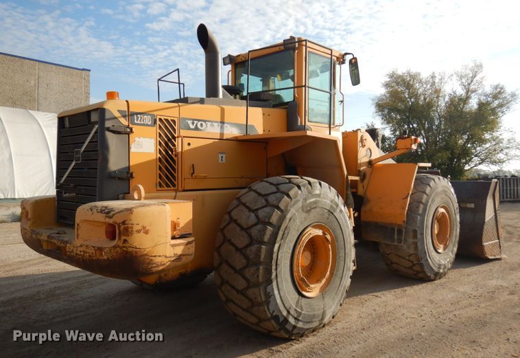 image for item JQ9307 2000 Volvo L220D  wheel loader