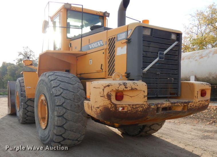 image for item JQ9307 2000 Volvo L220D  wheel loader