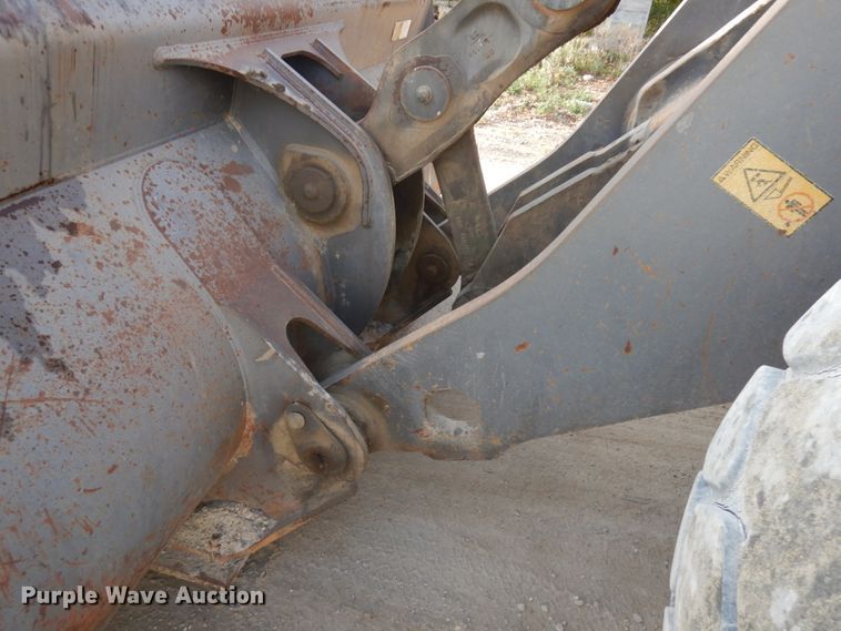 image for item JQ9307 2000 Volvo L220D  wheel loader