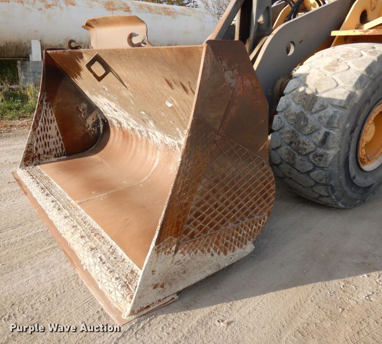 image for item JQ9307 2000 Volvo L220D  wheel loader