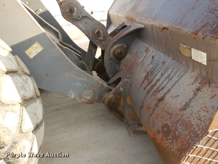 image for item JQ9307 2000 Volvo L220D  wheel loader