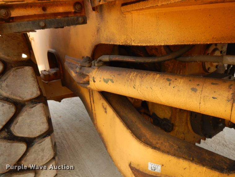 image for item JQ9307 2000 Volvo L220D  wheel loader