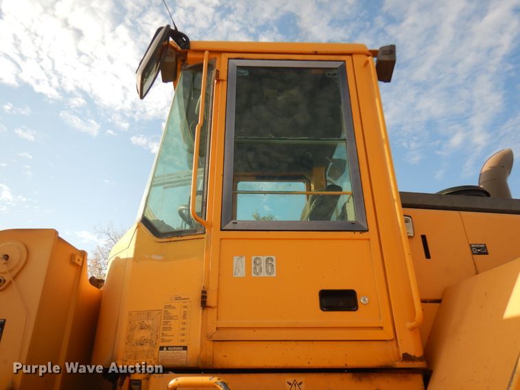 image for item JQ9307 2000 Volvo L220D  wheel loader