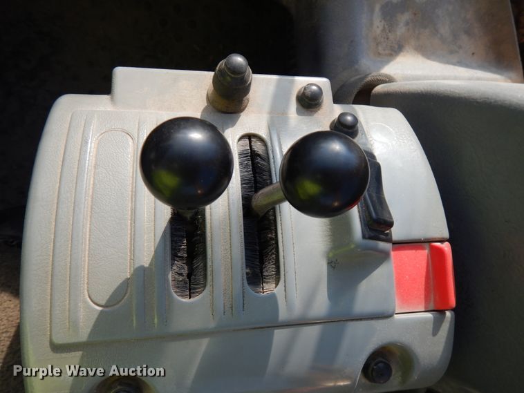 image for item JQ9307 2000 Volvo L220D  wheel loader