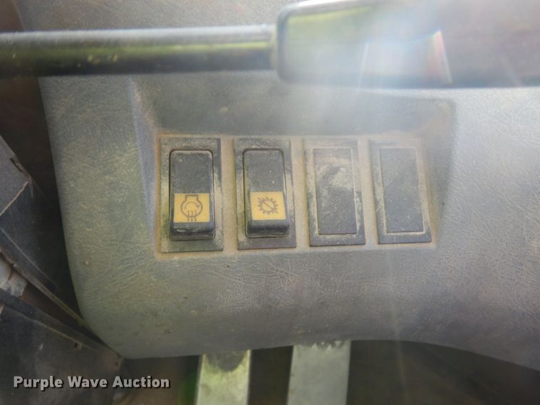 image for item JQ9307 2000 Volvo L220D  wheel loader