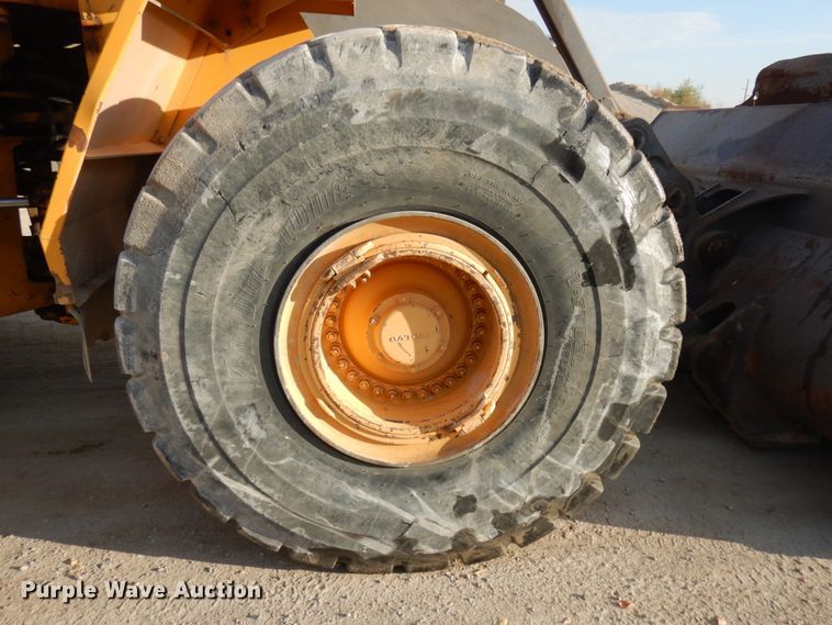 image for item JQ9307 2000 Volvo L220D  wheel loader