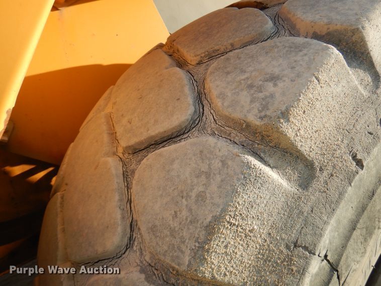 image for item JQ9307 2000 Volvo L220D  wheel loader