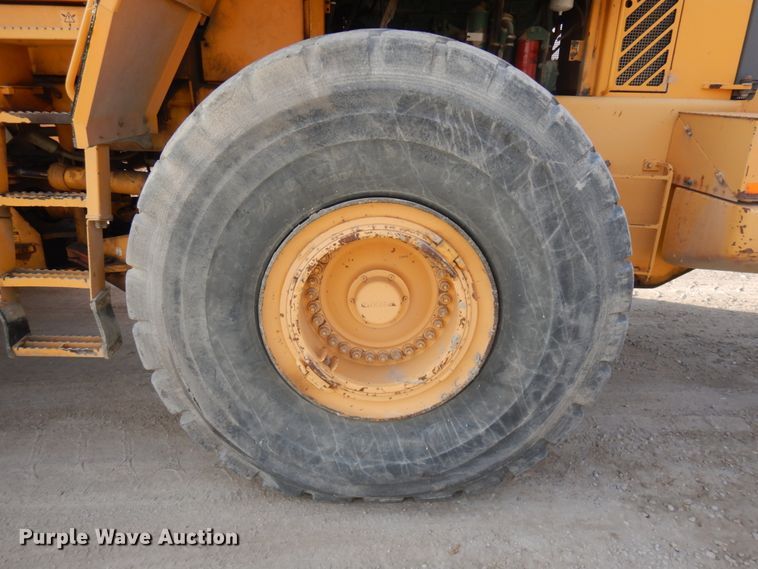image for item JQ9307 2000 Volvo L220D  wheel loader