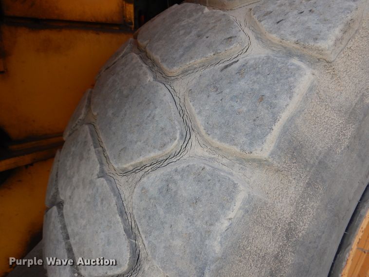 image for item JQ9307 2000 Volvo L220D  wheel loader