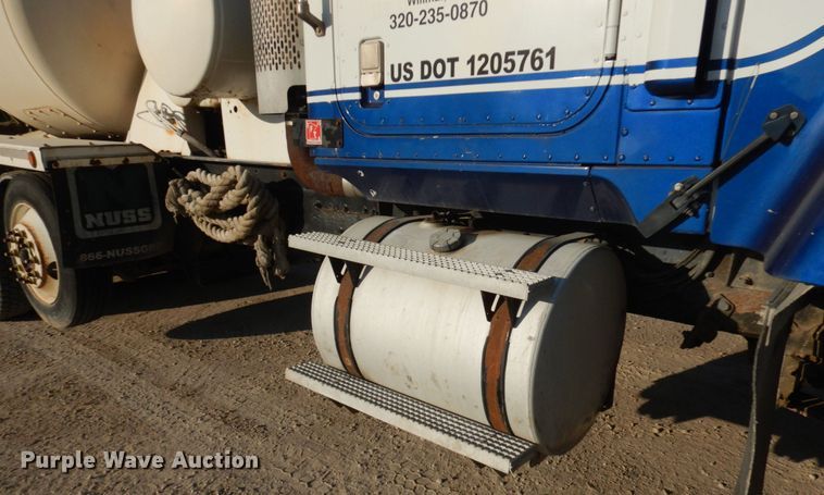 image for item JQ9308 2004 International 5500i  ready mix truck